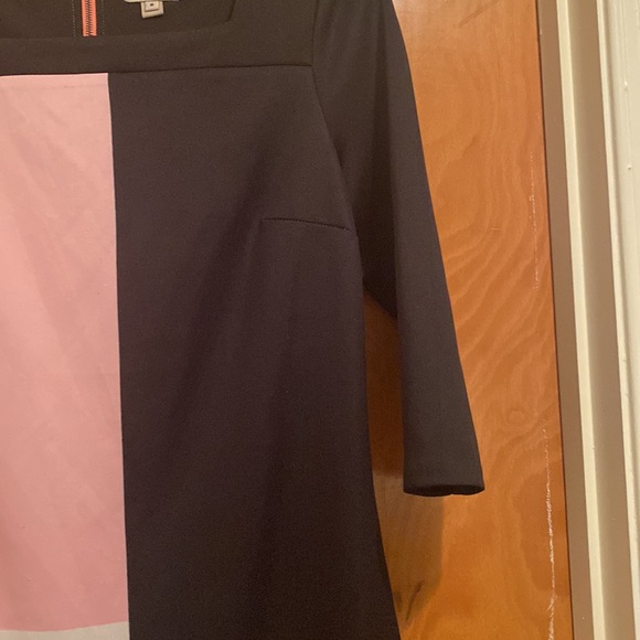 Dress - Picture 7 of 7